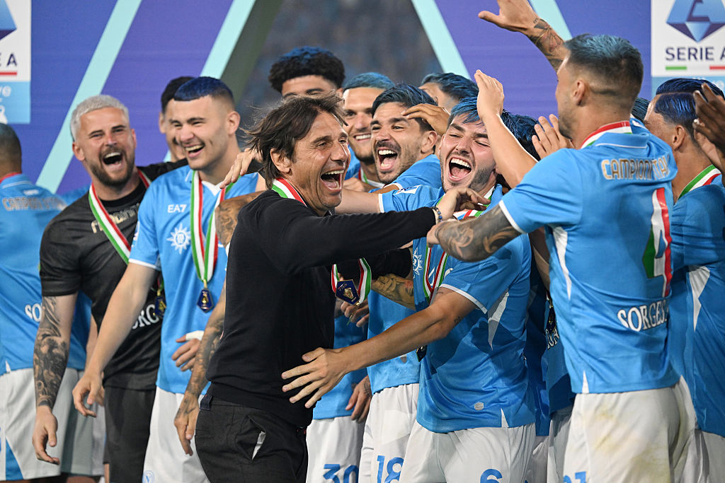 https://static-scommesse.gazzettaobjects.it/wp-content/uploads/2025/08/06/48/napoliscudetto.jpg