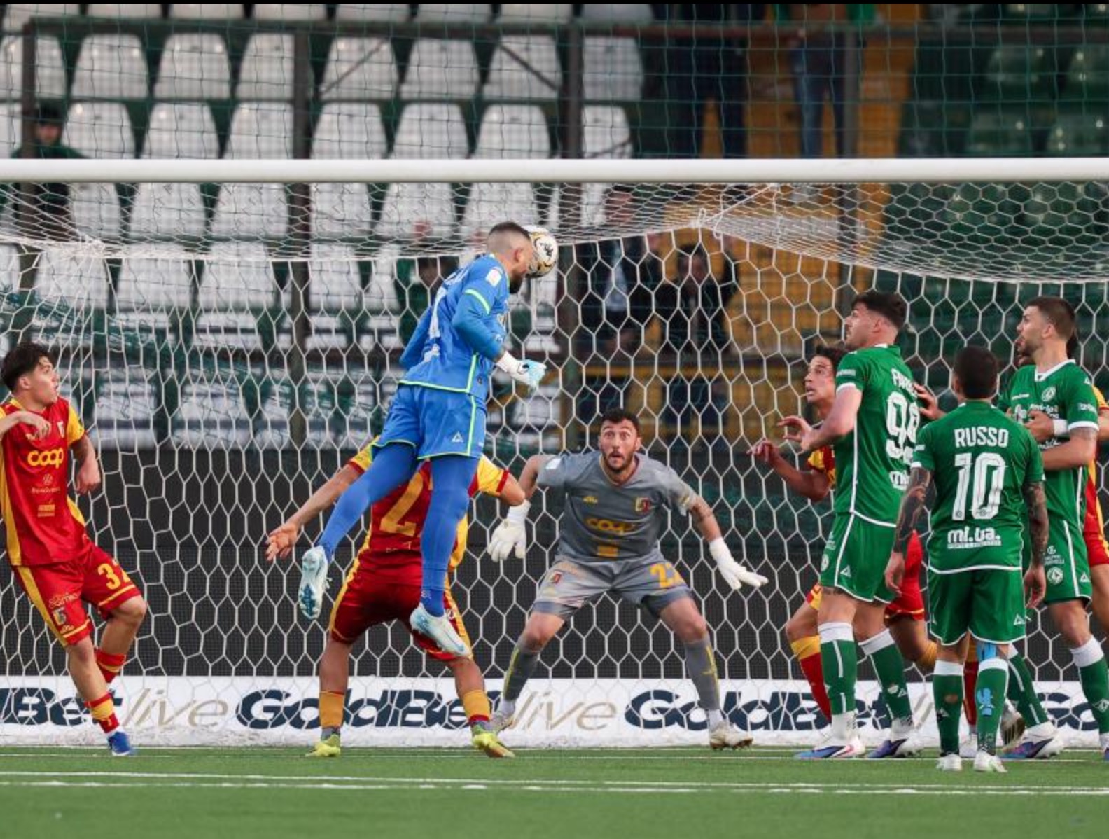 Catanzaro-Avellino, il pronostico: chi vince sfida il Palermo in semifinale